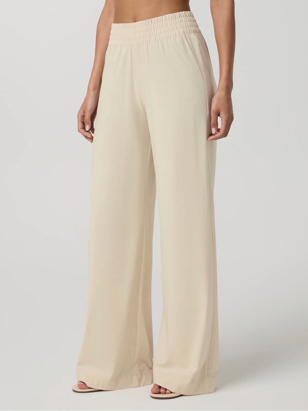 Vuori Villa Wideleg Pants Long in Bleached Sand Size Small